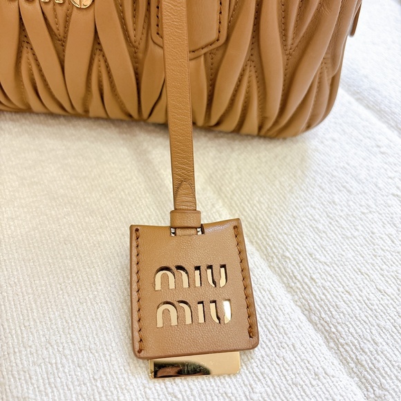 BRAND NEW MIUMIU ICONIC BAG - Picture 7 of 11